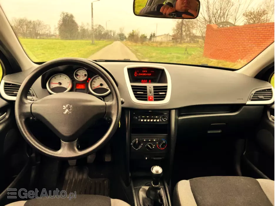 PEUGEOT 207 Trendy 90