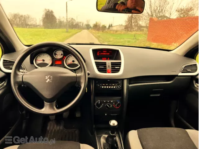 PEUGEOT 207 Trendy 90