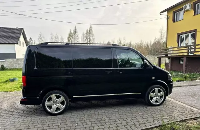 VOLKSWAGEN Multivan 