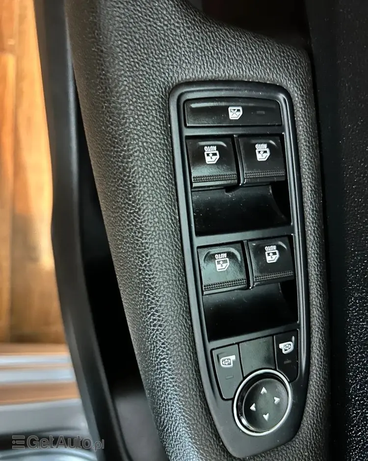 RENAULT Clio 1.0 TCe Intens