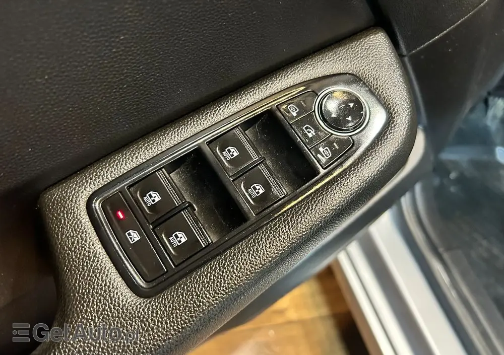 RENAULT Clio 1.0 TCe Intens