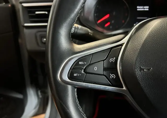 RENAULT Clio 1.0 TCe Intens