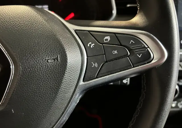 RENAULT Clio 1.0 TCe Intens