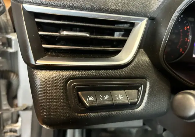 RENAULT Clio 1.0 TCe Intens