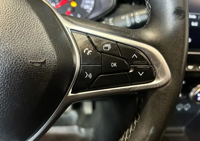 RENAULT Clio 1.0 TCe Intens