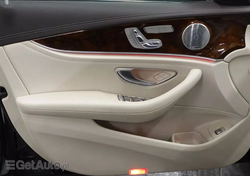MERCEDES-BENZ Klasa E 200 d 9G-TRONIC Exclusive