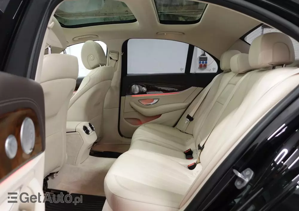 MERCEDES-BENZ Klasa E 200 d 9G-TRONIC Exclusive