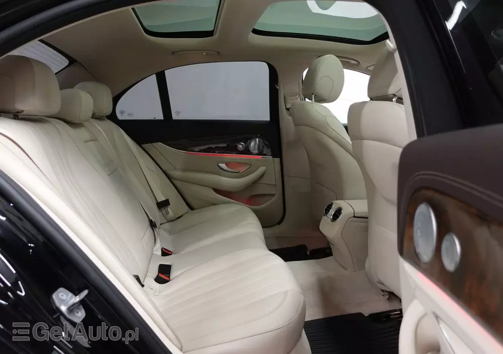 MERCEDES-BENZ Klasa E 200 d 9G-TRONIC Exclusive