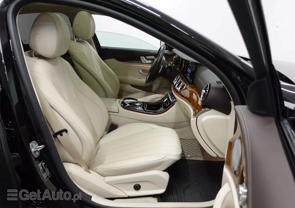 MERCEDES-BENZ Klasa E 200 d 9G-TRONIC Exclusive