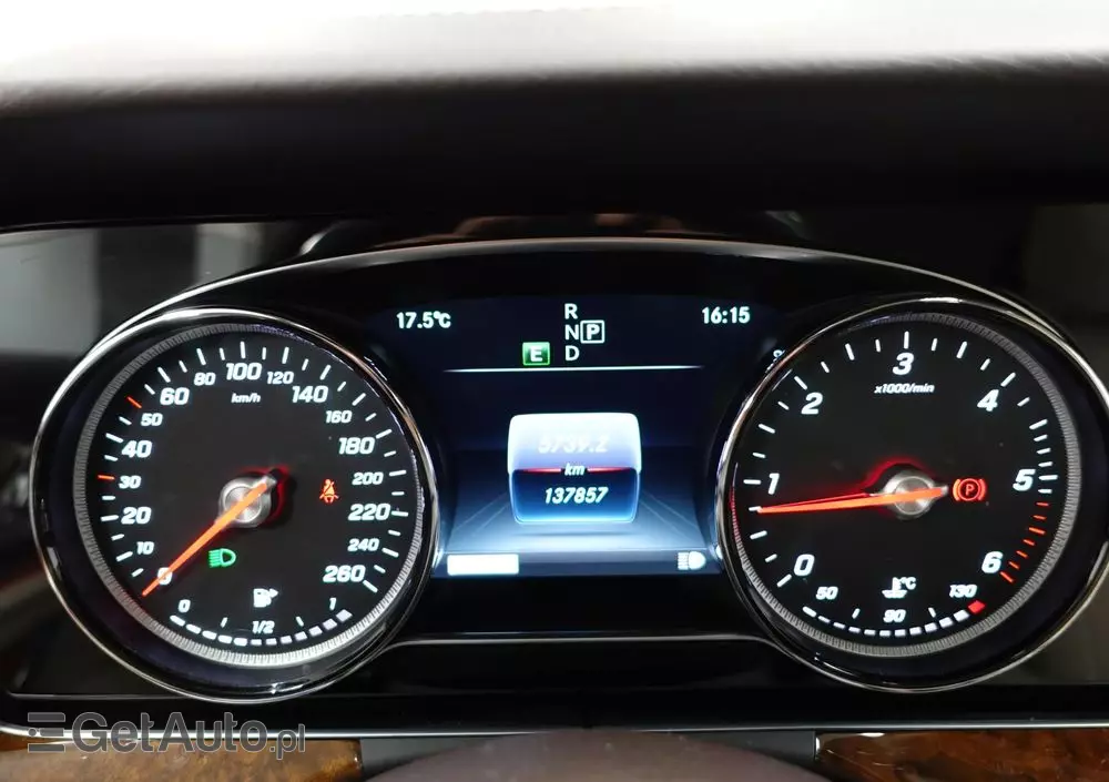MERCEDES-BENZ Klasa E 200 d 9G-TRONIC Exclusive