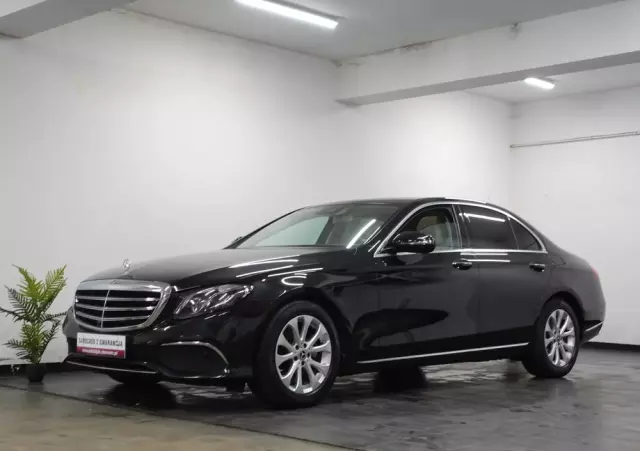 MERCEDES-BENZ Klasa E 200 d 9G-TRONIC Exclusive