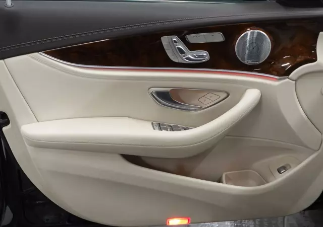 MERCEDES-BENZ Klasa E 200 d 9G-TRONIC Exclusive