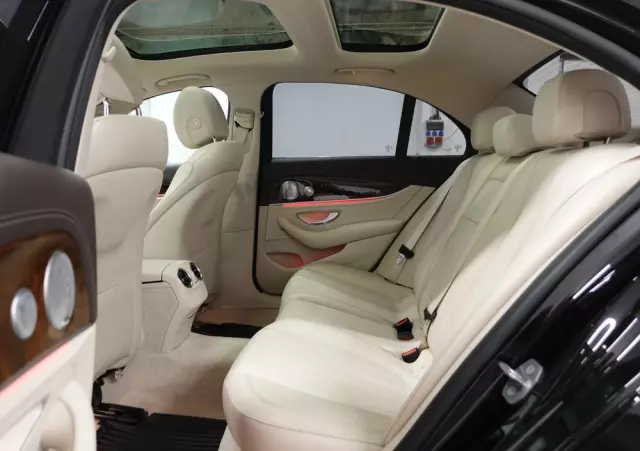 MERCEDES-BENZ Klasa E 200 d 9G-TRONIC Exclusive