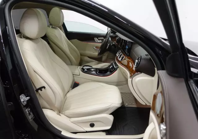 MERCEDES-BENZ Klasa E 200 d 9G-TRONIC Exclusive