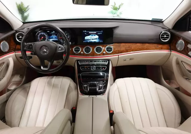 MERCEDES-BENZ Klasa E 200 d 9G-TRONIC Exclusive