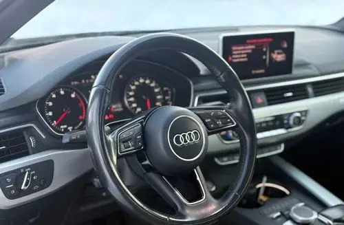 AUDI A4 