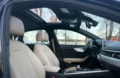 AUDI A4 