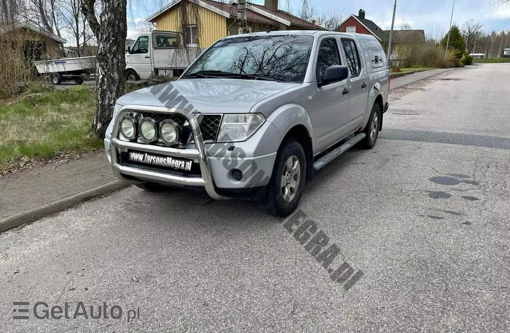 NISSAN Navara 