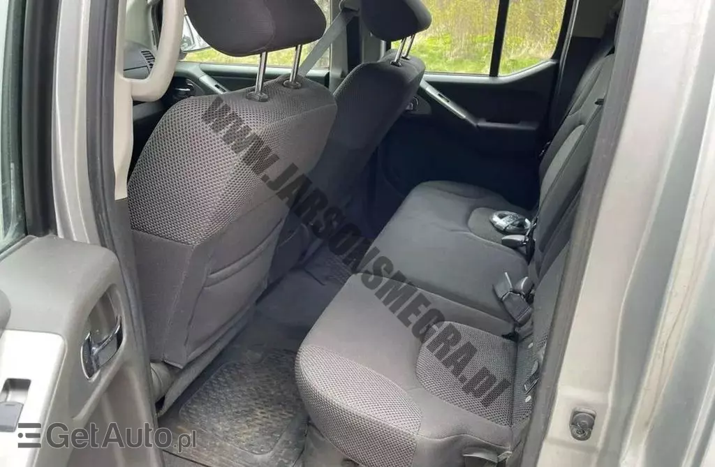 NISSAN Navara 