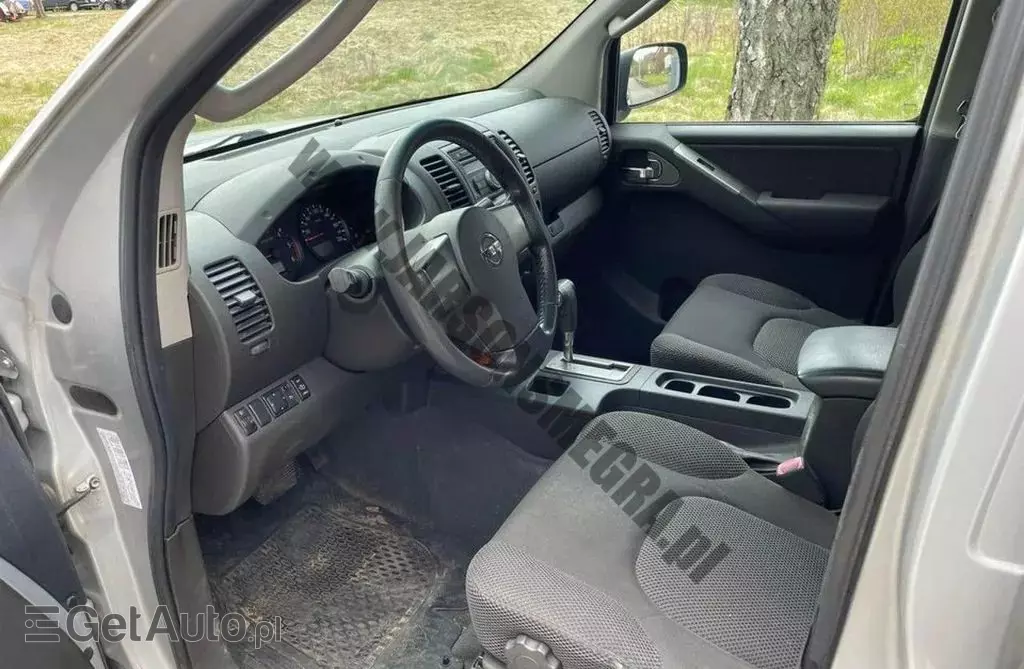 NISSAN Navara 