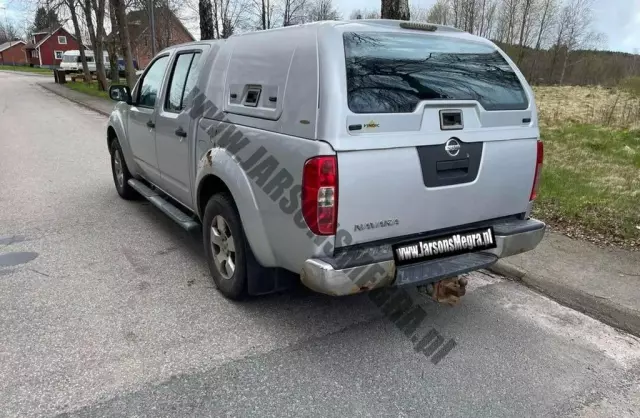 NISSAN Navara 