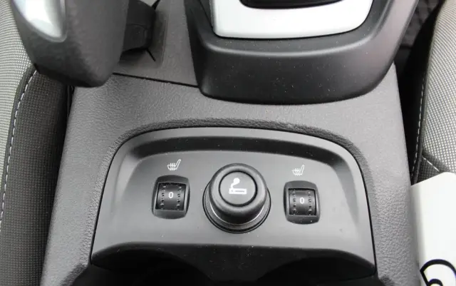 FORD Focus 1.0 EcoBoost Start-Stopp-System Titanium