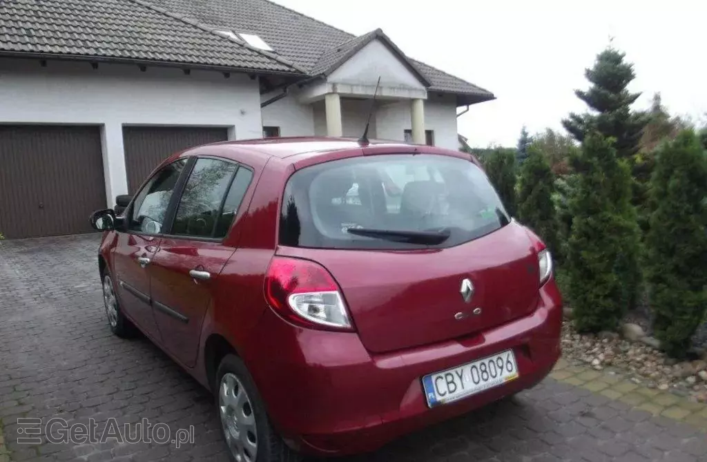 RENAULT Clio 