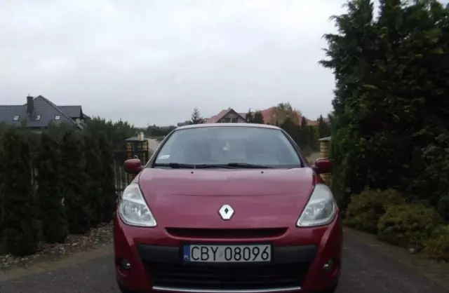 RENAULT Clio 