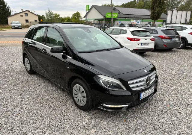 MERCEDES-BENZ Klasa B 180 7G-DCT Edition