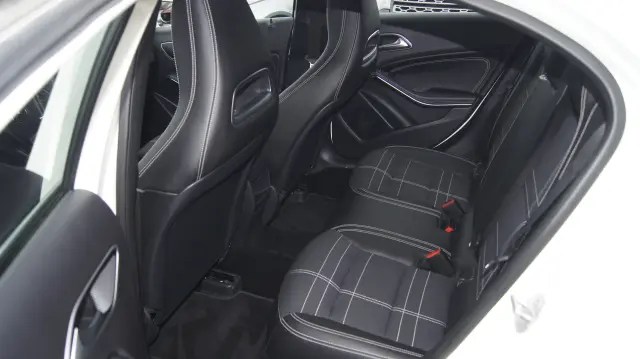 MERCEDES-BENZ A 180 PAKIET AMG