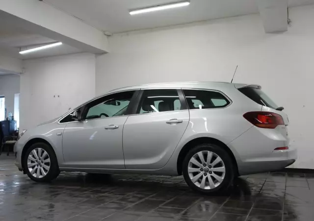 OPEL Astra IV 1.7 CDTI Cosmo