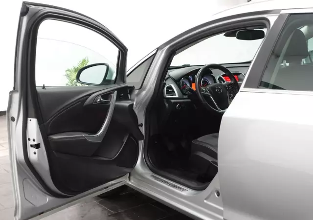 OPEL Astra IV 1.7 CDTI Cosmo