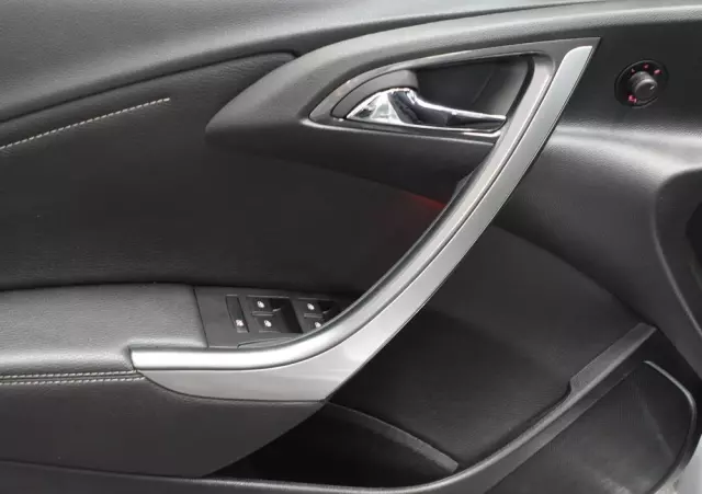 OPEL Astra IV 1.7 CDTI Cosmo