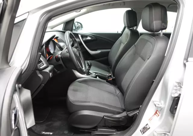 OPEL Astra IV 1.7 CDTI Cosmo