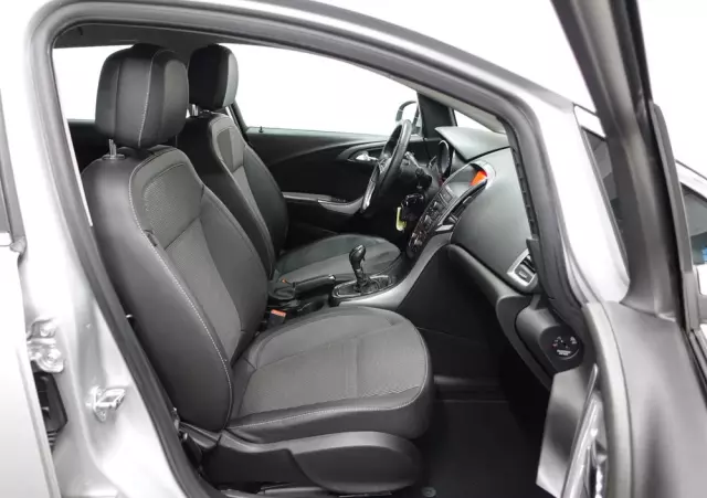 OPEL Astra IV 1.7 CDTI Cosmo