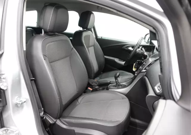 OPEL Astra IV 1.7 CDTI Cosmo