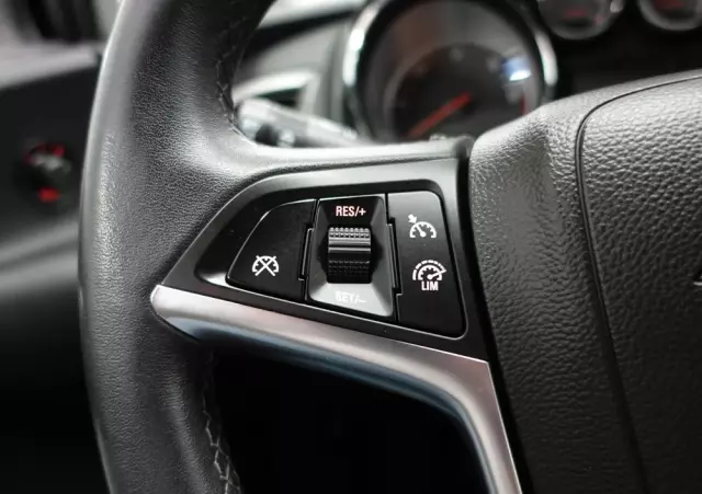 OPEL Astra IV 1.7 CDTI Cosmo