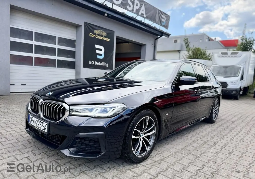 BMW Seria 5 520d xDrive M Sport Edition