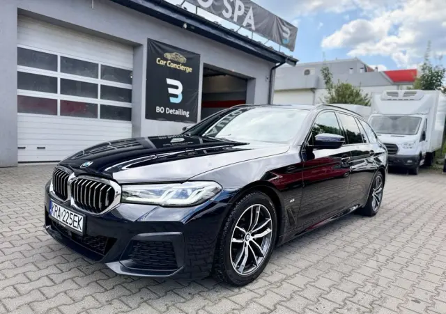 BMW Seria 5 520d xDrive M Sport Edition
