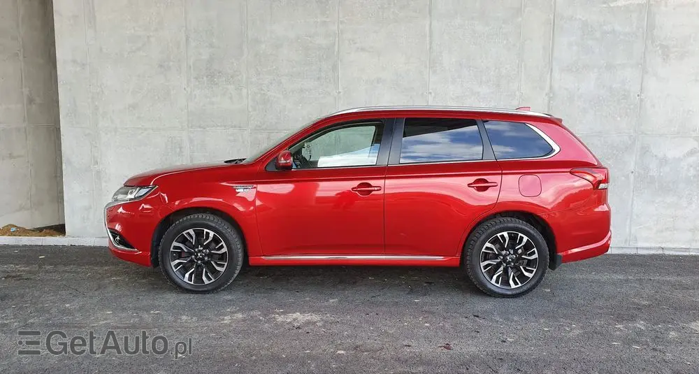 MITSUBISHI Outlander PHEV Instyle NAVI +