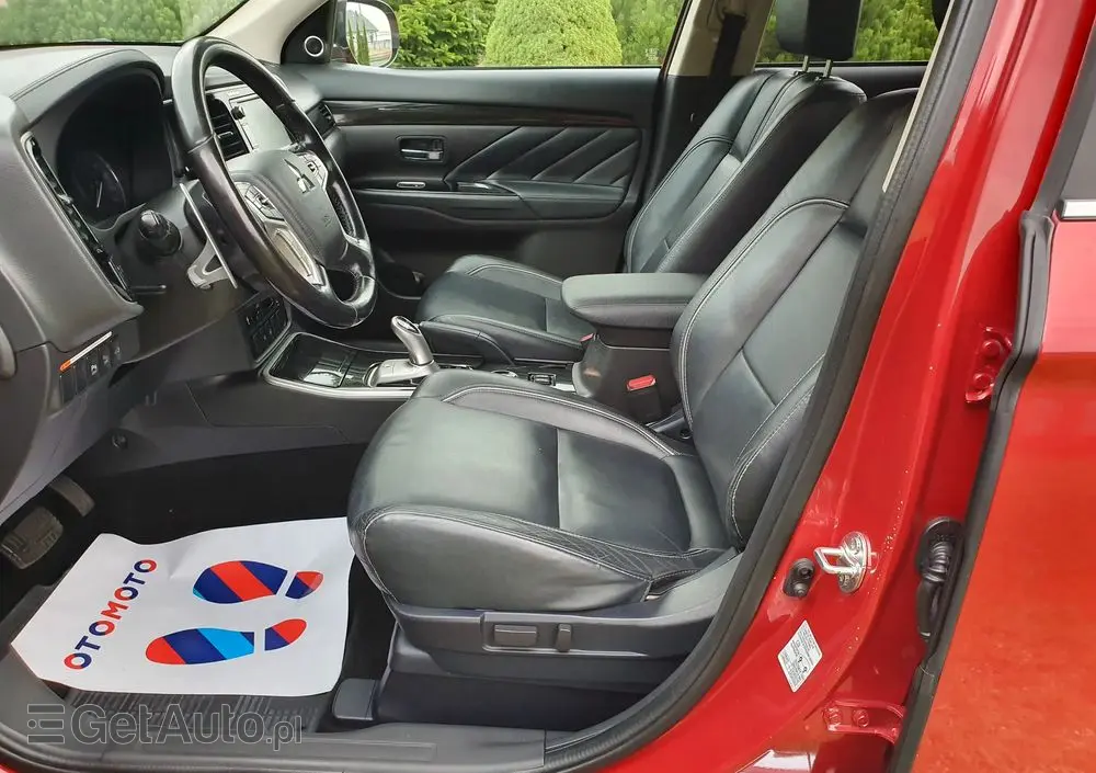 MITSUBISHI Outlander PHEV Instyle NAVI +