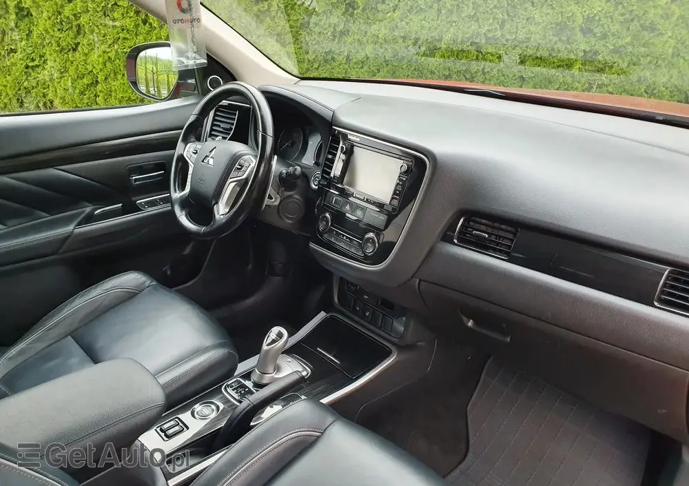MITSUBISHI Outlander PHEV Instyle NAVI +