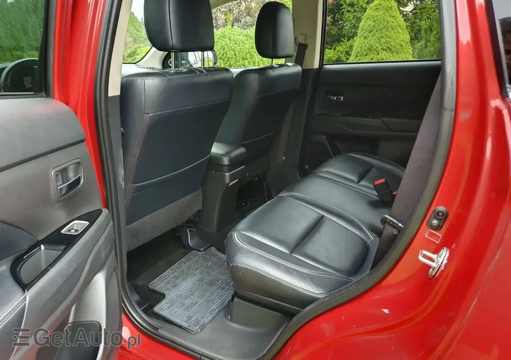 MITSUBISHI Outlander PHEV Instyle NAVI +