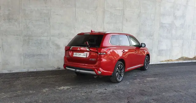 MITSUBISHI Outlander PHEV Instyle NAVI +