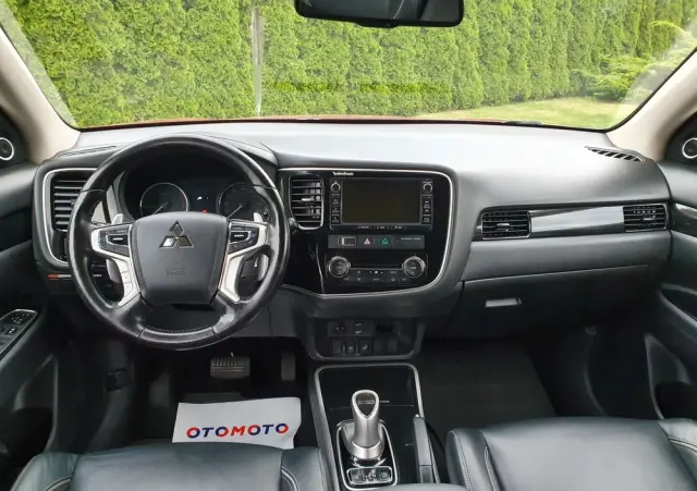 MITSUBISHI Outlander PHEV Instyle NAVI +