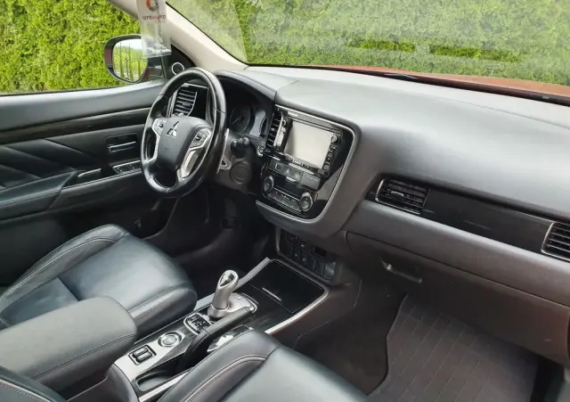 MITSUBISHI Outlander PHEV Instyle NAVI +