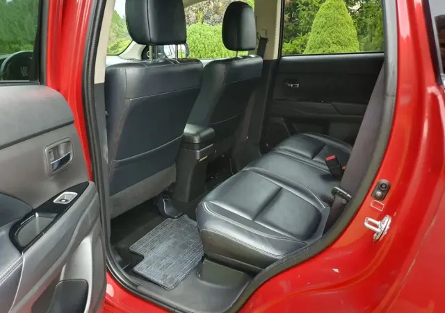 MITSUBISHI Outlander PHEV Instyle NAVI +