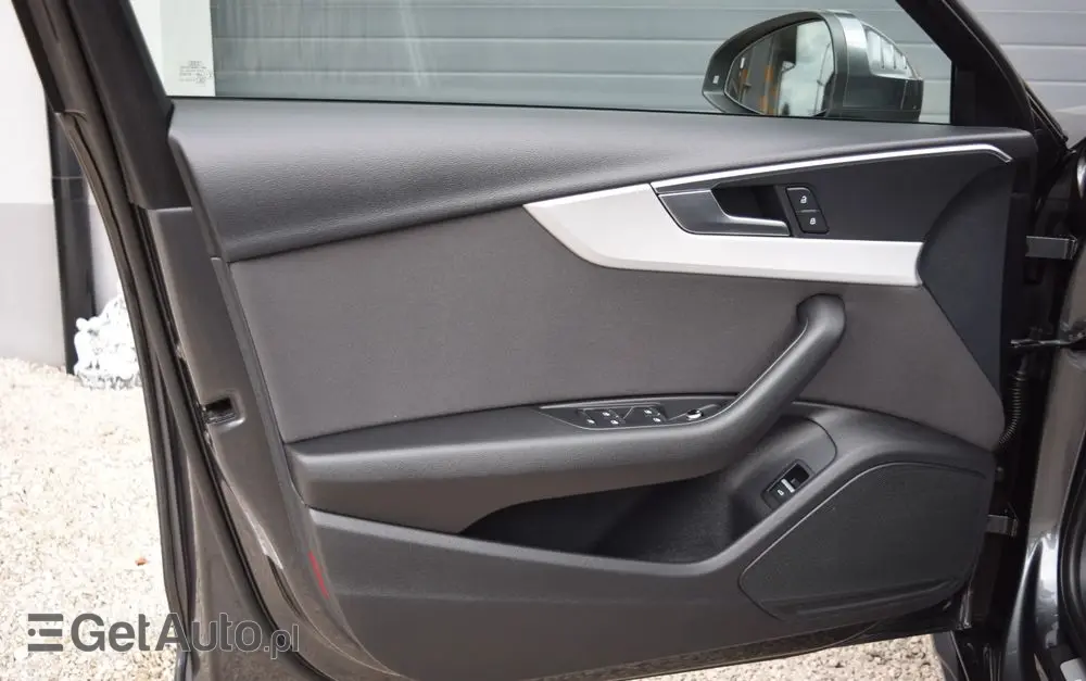 AUDI A4 Avant 35 TDI S tronic advanced