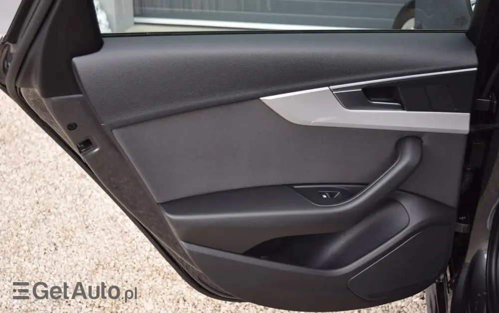 AUDI A4 Avant 35 TDI S tronic advanced