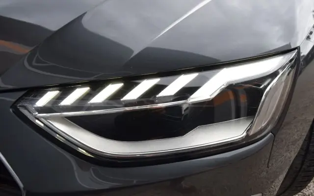 AUDI A4 Avant 35 TDI S tronic advanced